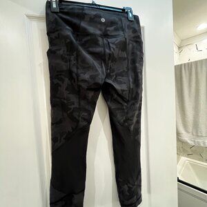 Lulu Lemon Black Camo Capri Pants